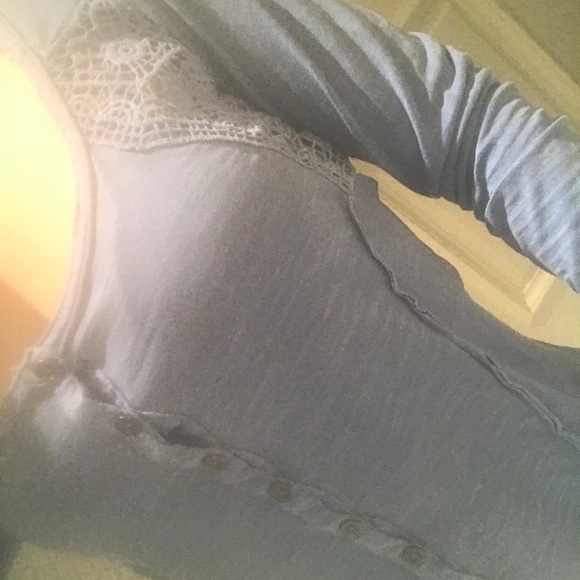 Long sleeve detailed blue shirt - Picture 3 of 5